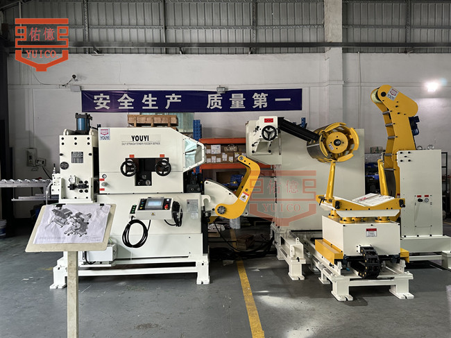 沖壓三合一送料機在沖壓自動化中如何起到節(jié)省人工提高生產效率的？